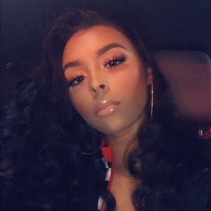 Meet your Posher, Kaisha